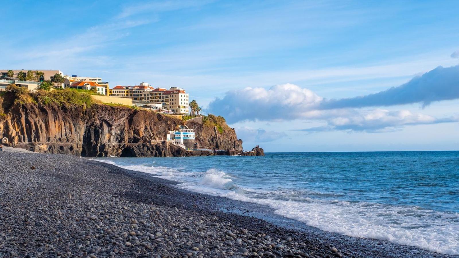 By The Atlantic 2-bedroom Apartament *